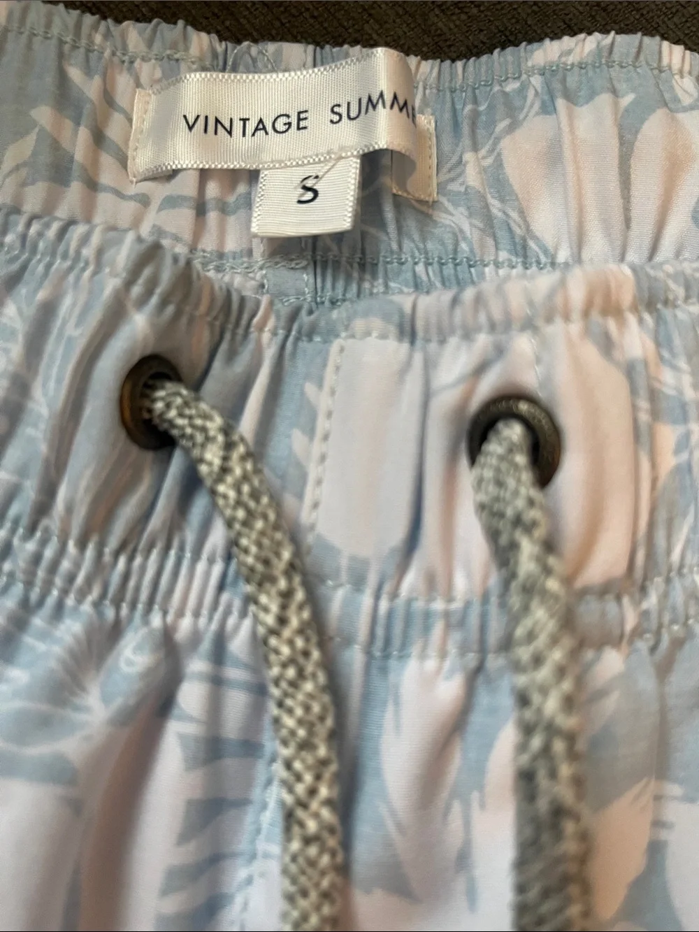 Vintage Summer Mens Volley Swim trunks Sz Small Tropical print light blue white